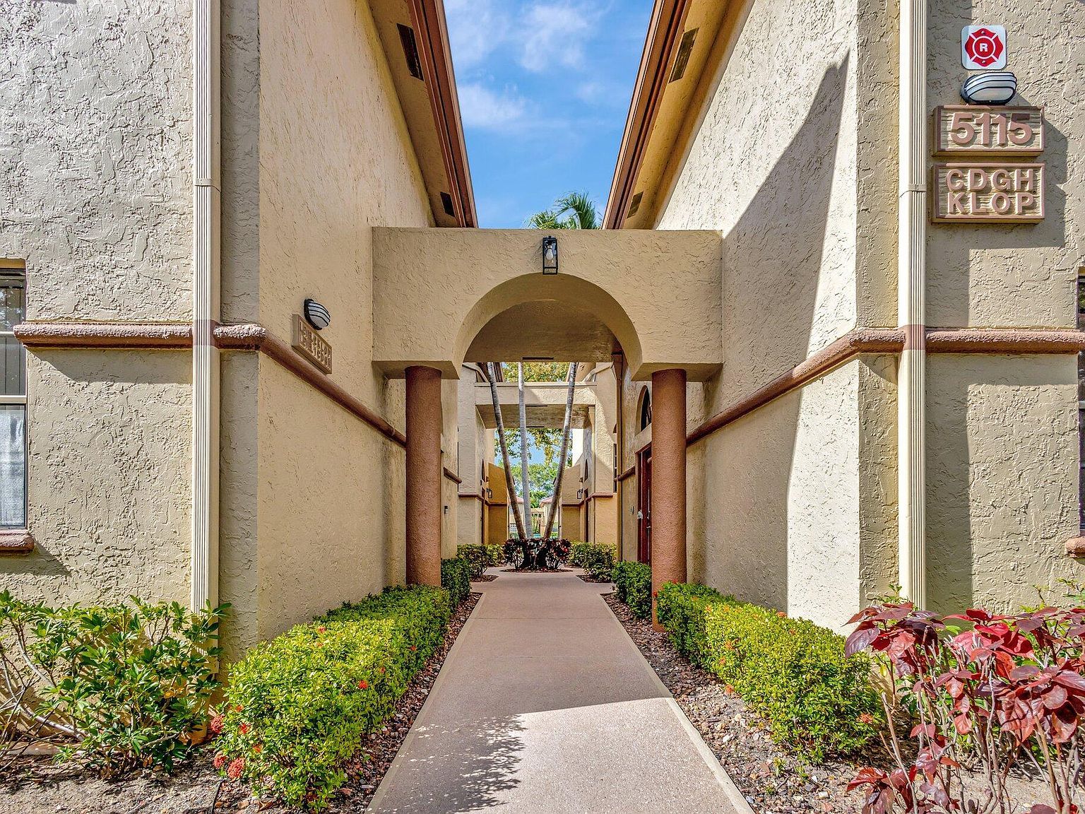 5115 Europa Dr APT P Boynton Beach, FL 33437 - Thumbnail 3