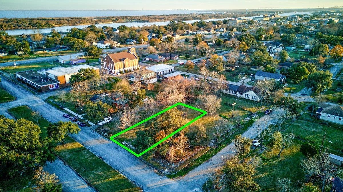 527 Dequeen Blvd Port Arthur, TX 77640 - Thumbnail 3