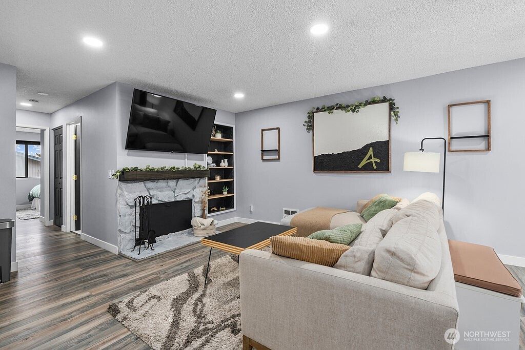 1826 S 330th St APT D Federal Way, WA 98003 - Thumbnail 3