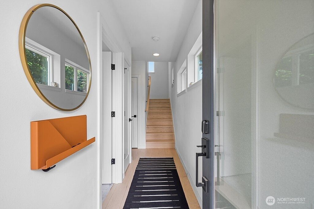 712 W Bertona St #A Seattle, WA 98119 - Thumbnail 3