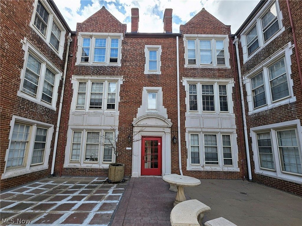 15610 Van Aken Blvd APT 18 Shaker Heights, OH 44120 - Thumbnail 3