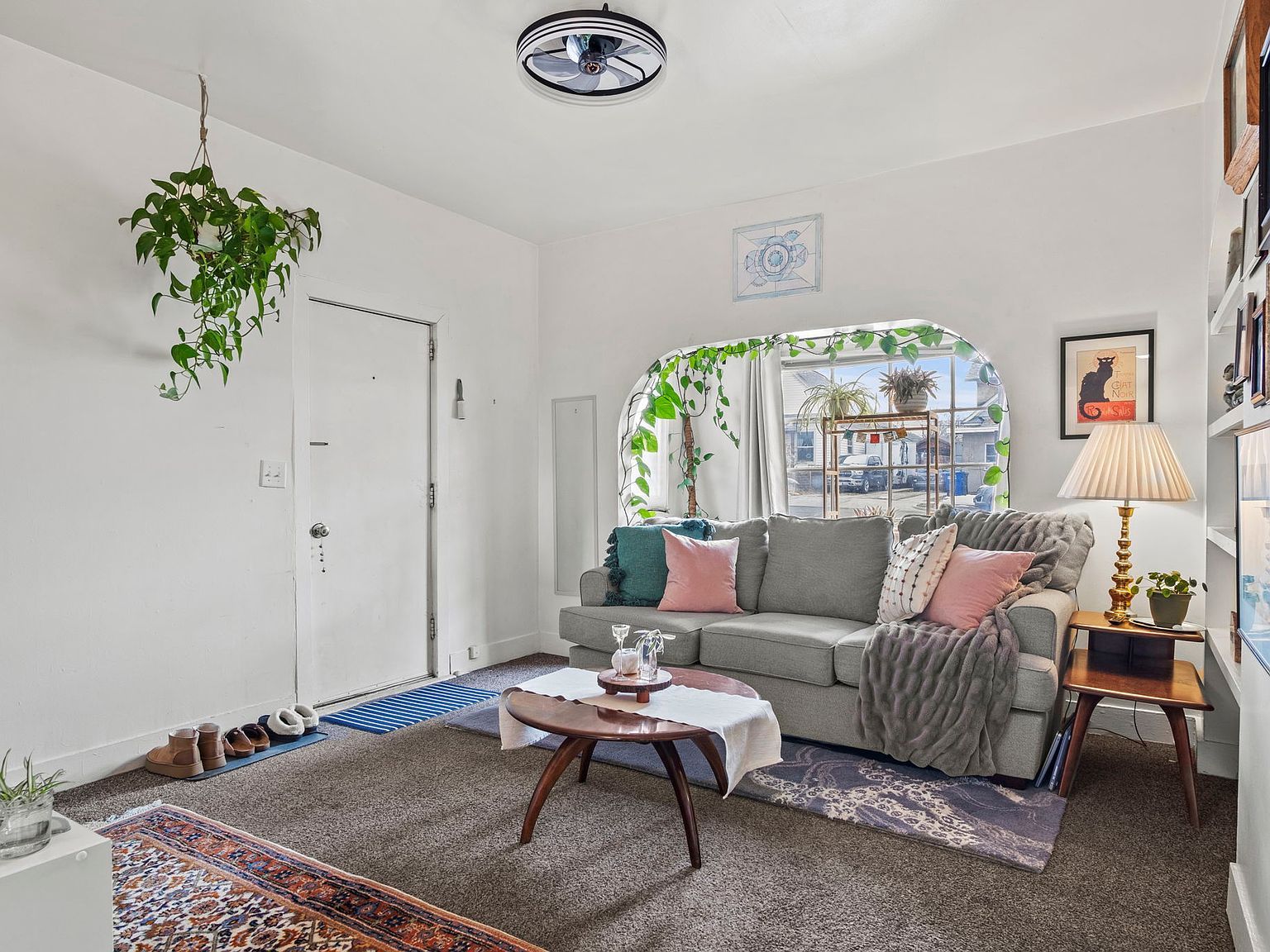 653 E Hollywood Ave Salt Lake City, UT 84105 - Thumbnail 3