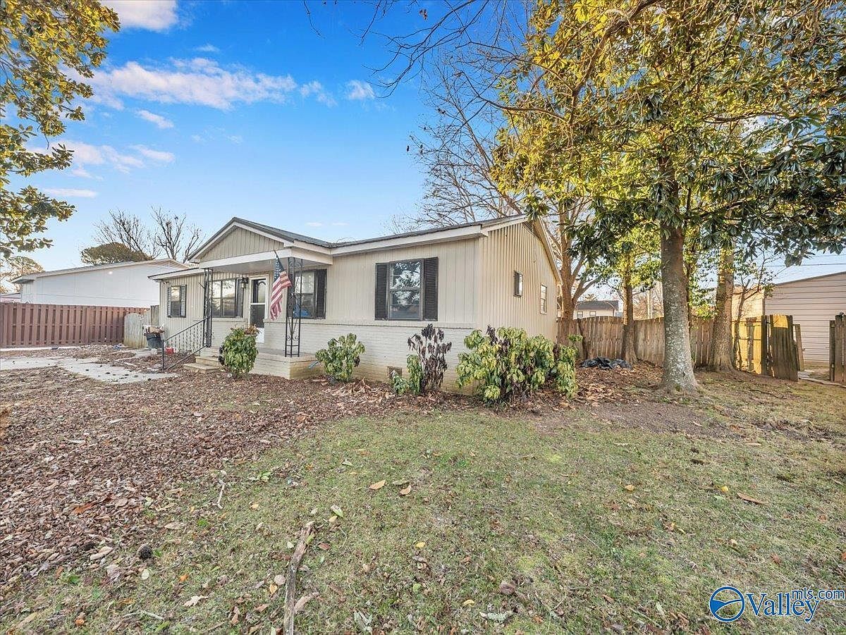 315 Bobwhite Dr SW Decatur, AL 35601 - Thumbnail 3