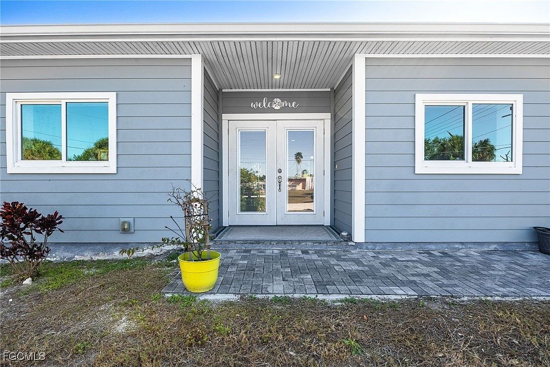 3557 Sea Holly Ln Saint James City, FL 33956 - Thumbnail 3