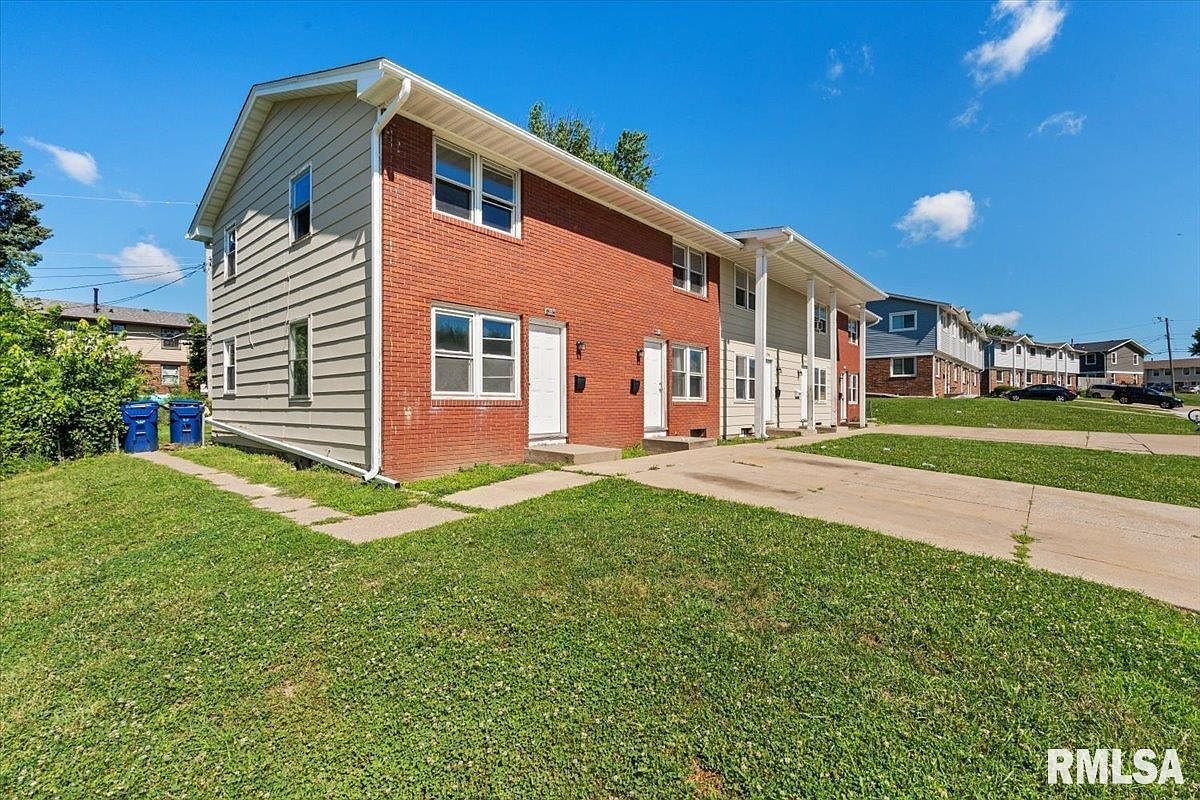 2704 Magnolia Dr Bettendorf, IA 52722 - Thumbnail 3