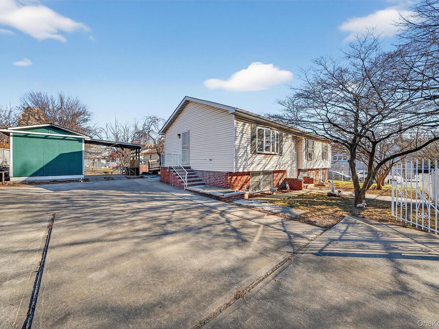 895 E 172nd St Bronx, NY 10460 - Thumbnail 3