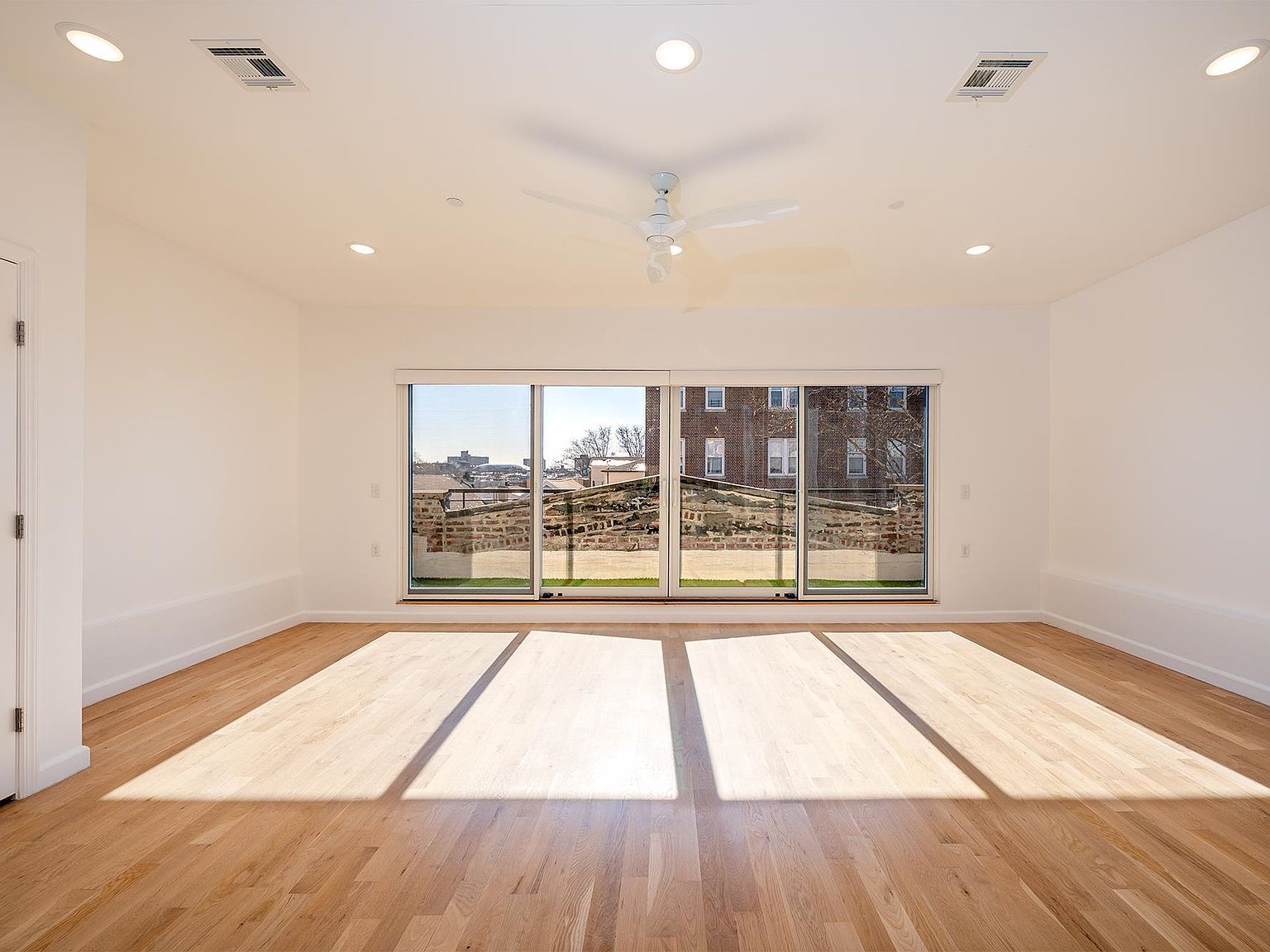 936 Pavonia Ave #3A Jersey City, NJ 07306 - Thumbnail 3