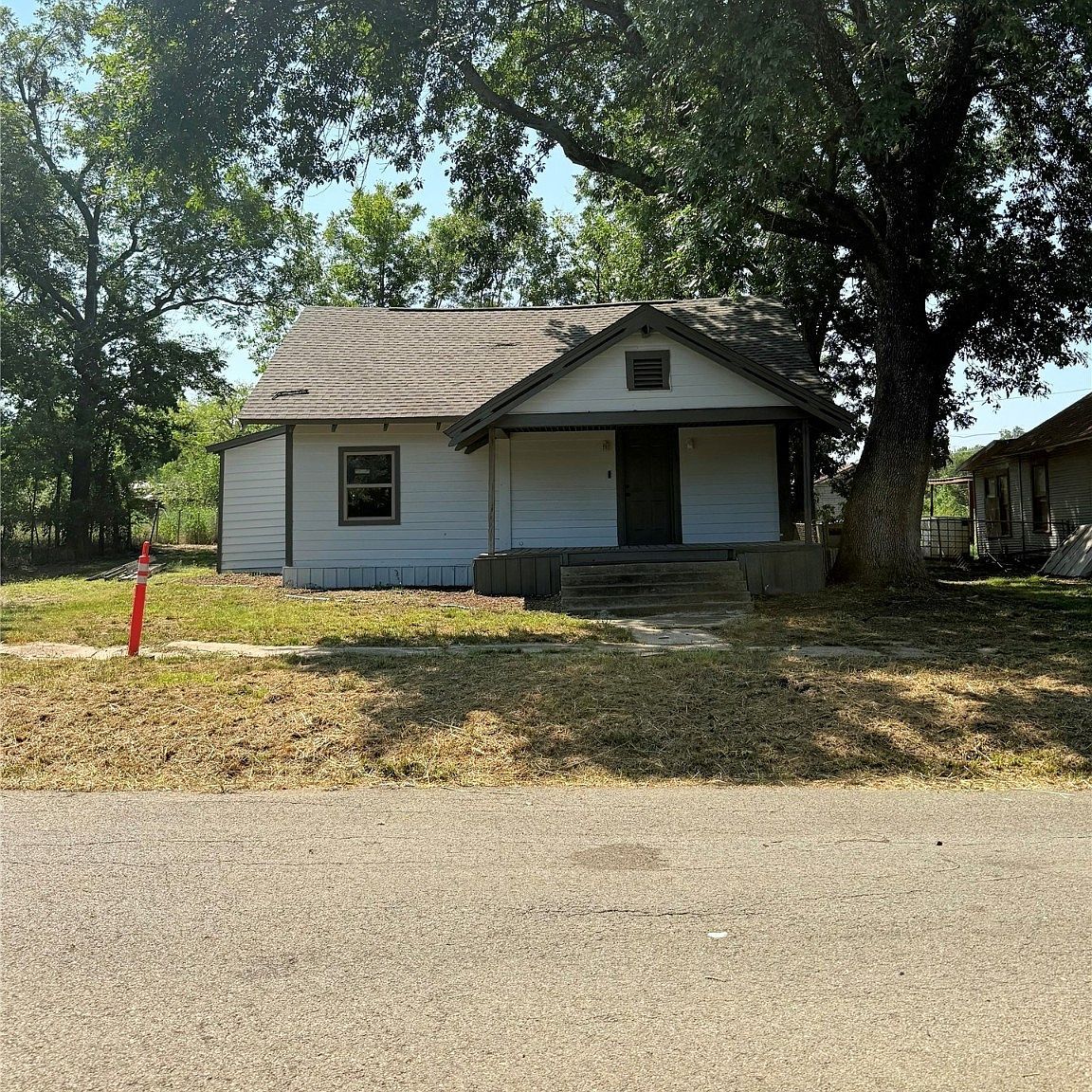 109 W Victor St Hugo, OK 74743 - Thumbnail 3
