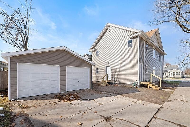 202 Jefferson Ave La Porte, IN 46350 - Thumbnail 3