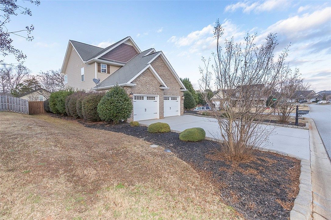 1015 Whirlaway Cir Anderson, SC 29621 - Thumbnail 3