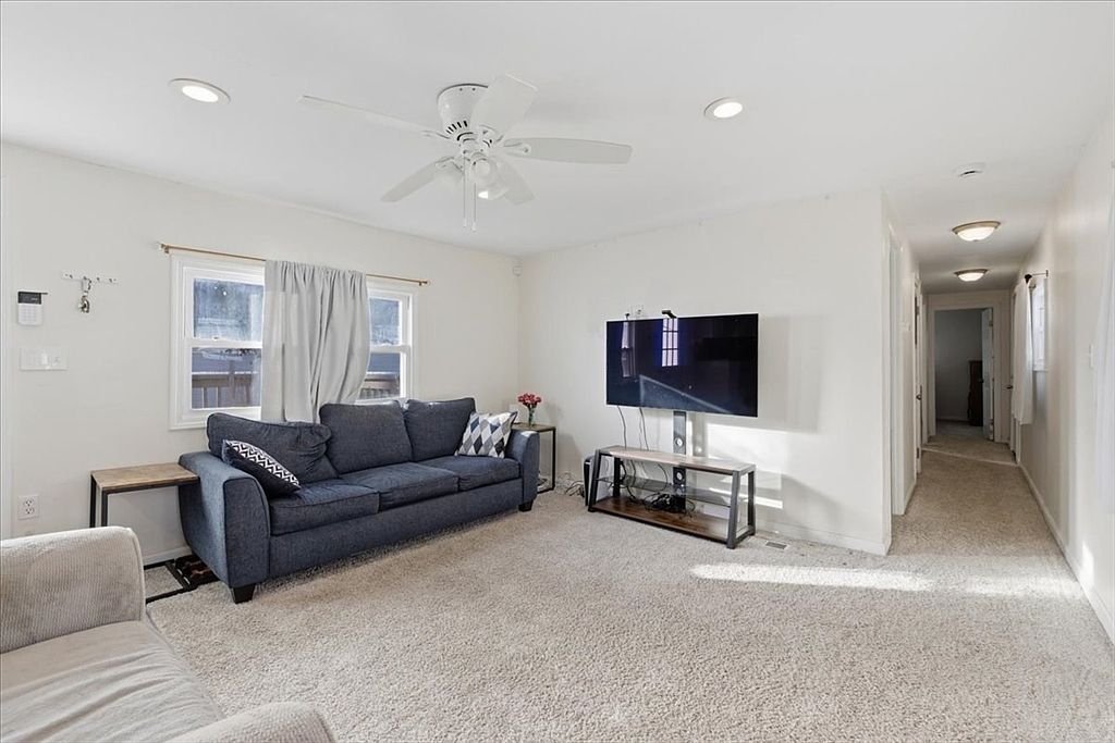 5 Alpine St Rockland, MA 02370 - Thumbnail 3