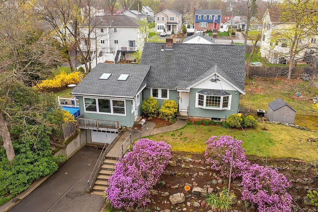 188 Tower St Dedham, MA 02026 - Thumbnail 3
