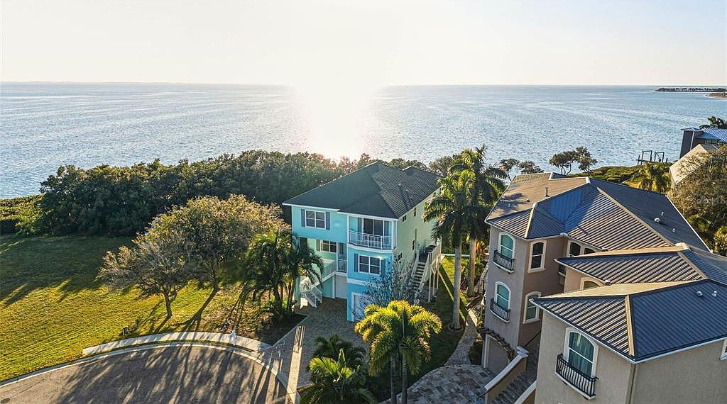 1726 Sunkissed Dr Tarpon Springs, FL 34689 - Thumbnail 3