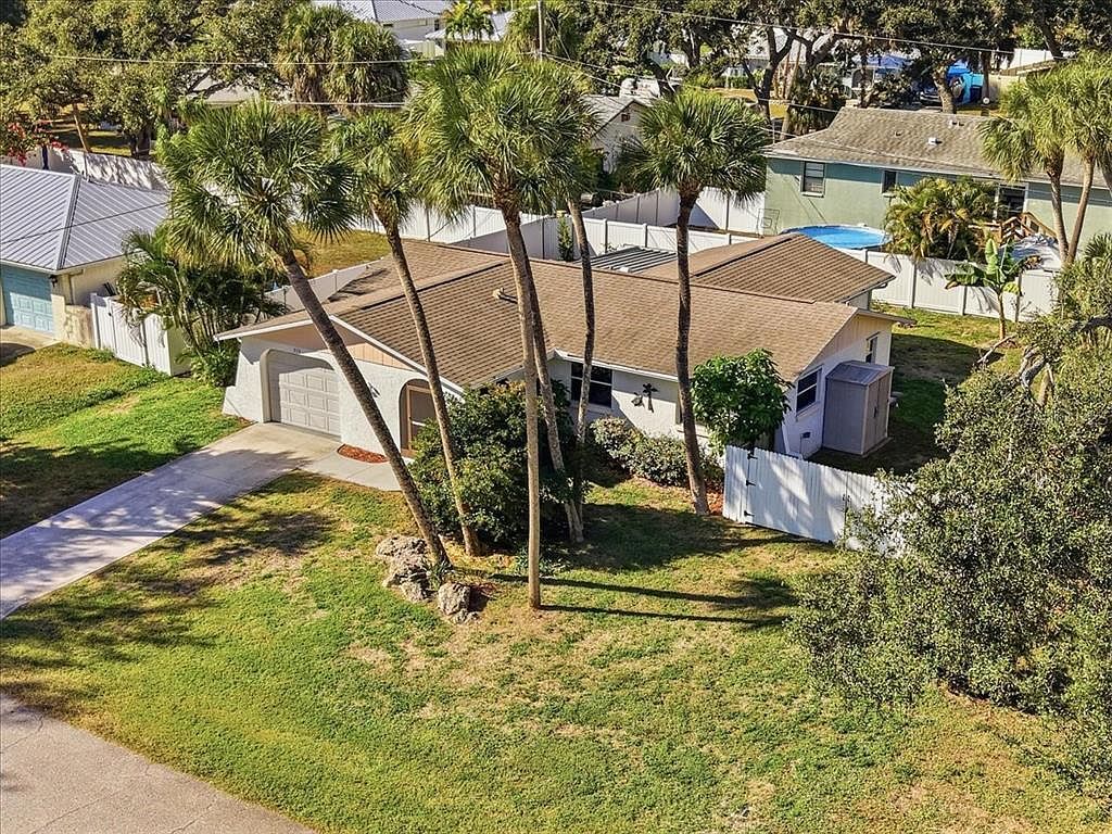 330 Falkland Rd Venice, FL 34293 - Thumbnail 3