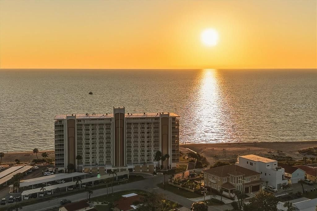 633 Alhambra Rd APT 301 Venice, FL 34285 - Thumbnail 3