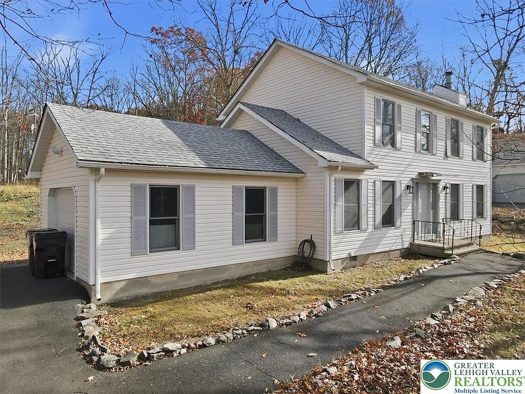 2312 Cramer Ct Bushkill, PA 18324 - Thumbnail 3