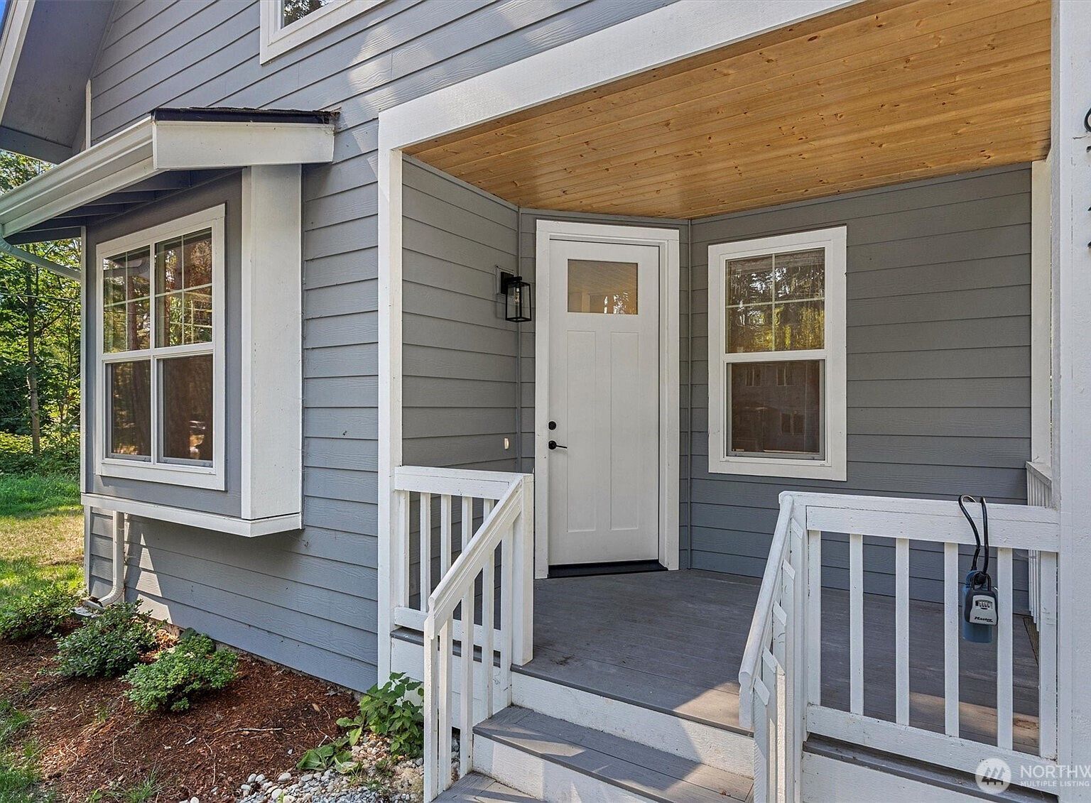 1672 Aspen Dr Camano Island, WA 98282 - Thumbnail 3