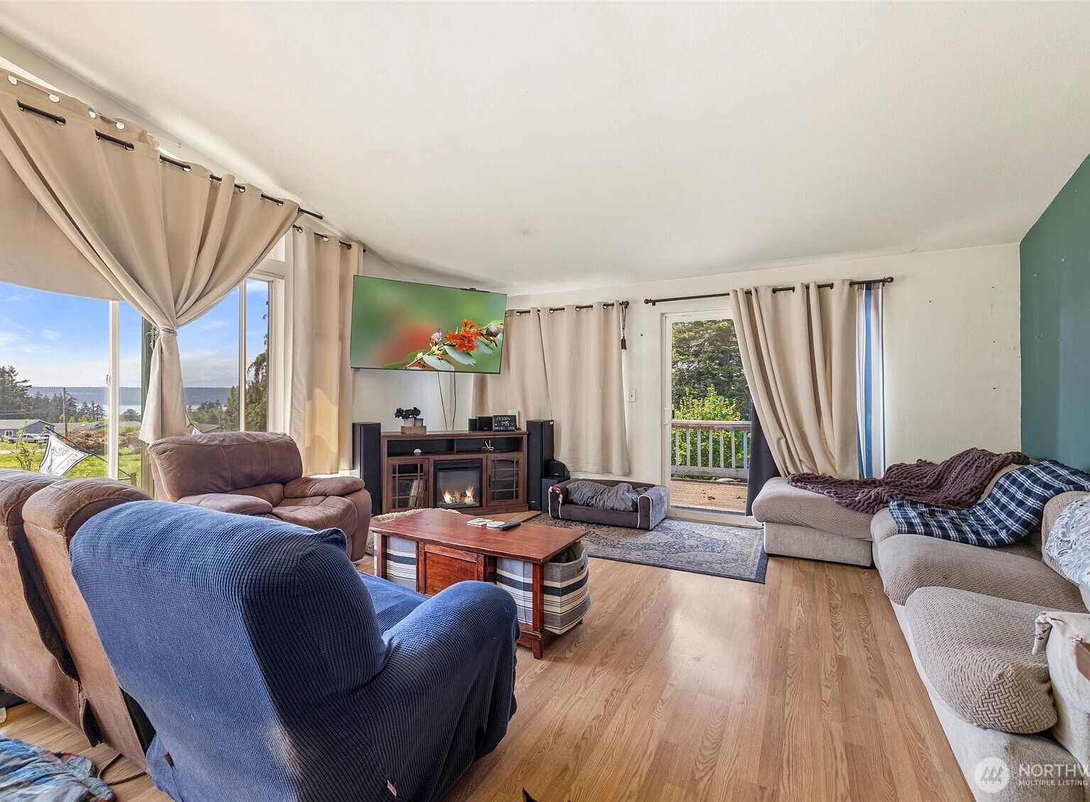 941 Diane Ave Oak Harbor, WA 98277 - Thumbnail 3
