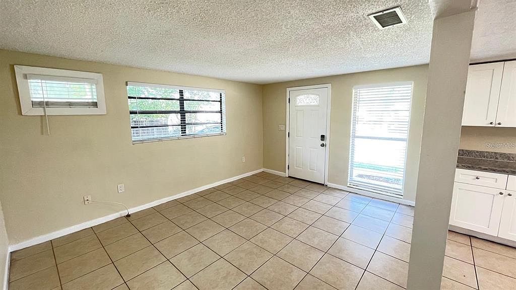 1413 Hialeah Dr Orlando, FL 32808 - Thumbnail 3