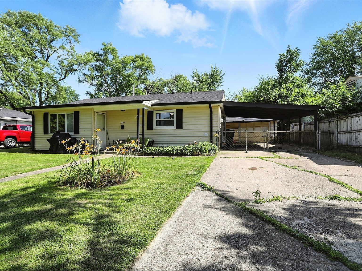 7307 Twin Beech Dr Indianapolis, IN 46226 - Thumbnail 3