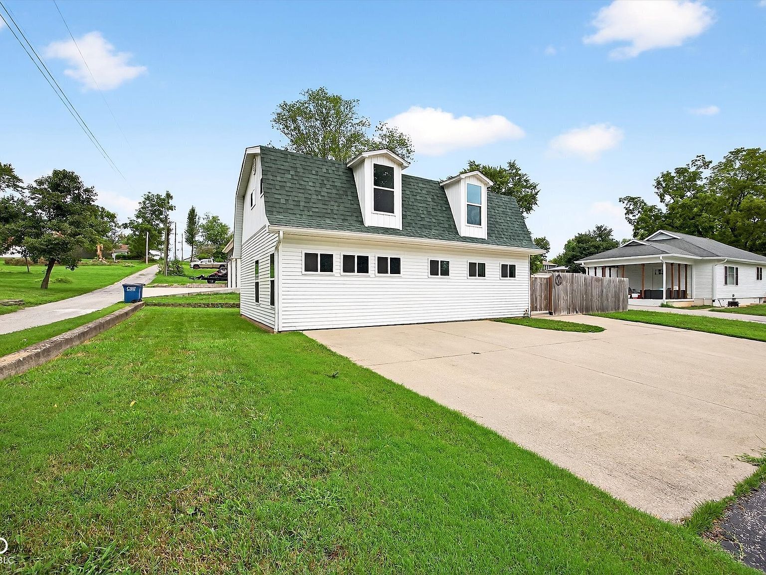 901 25th St Bedford, IN 47421 - Thumbnail 3