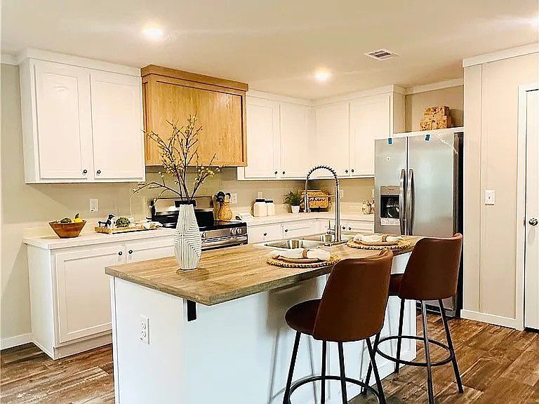 689 Auction Rd Waynesville, GA 31566 - Thumbnail 3