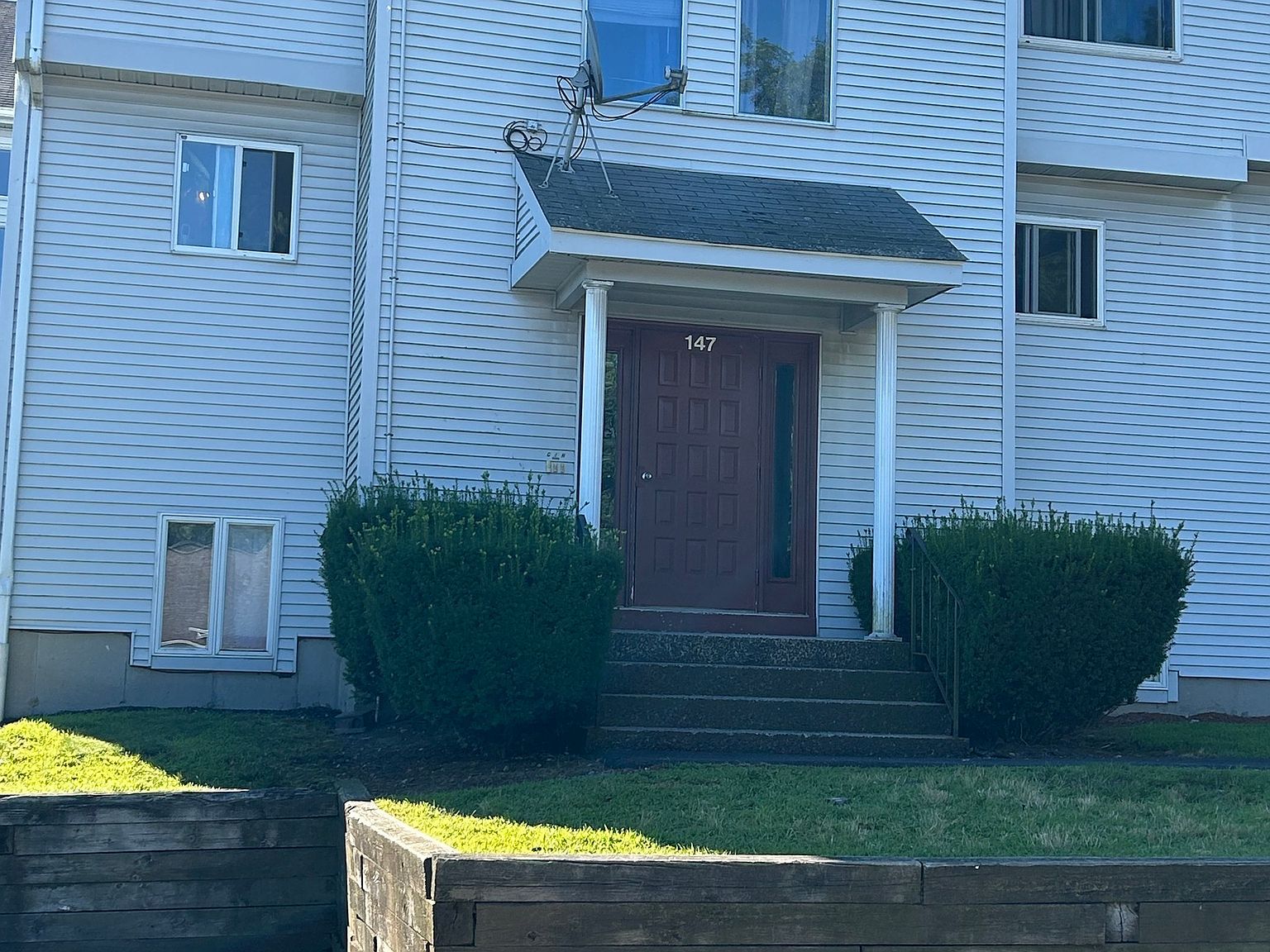 147 Hamden Ave APT I Waterbury, CT 06704 - Thumbnail 3