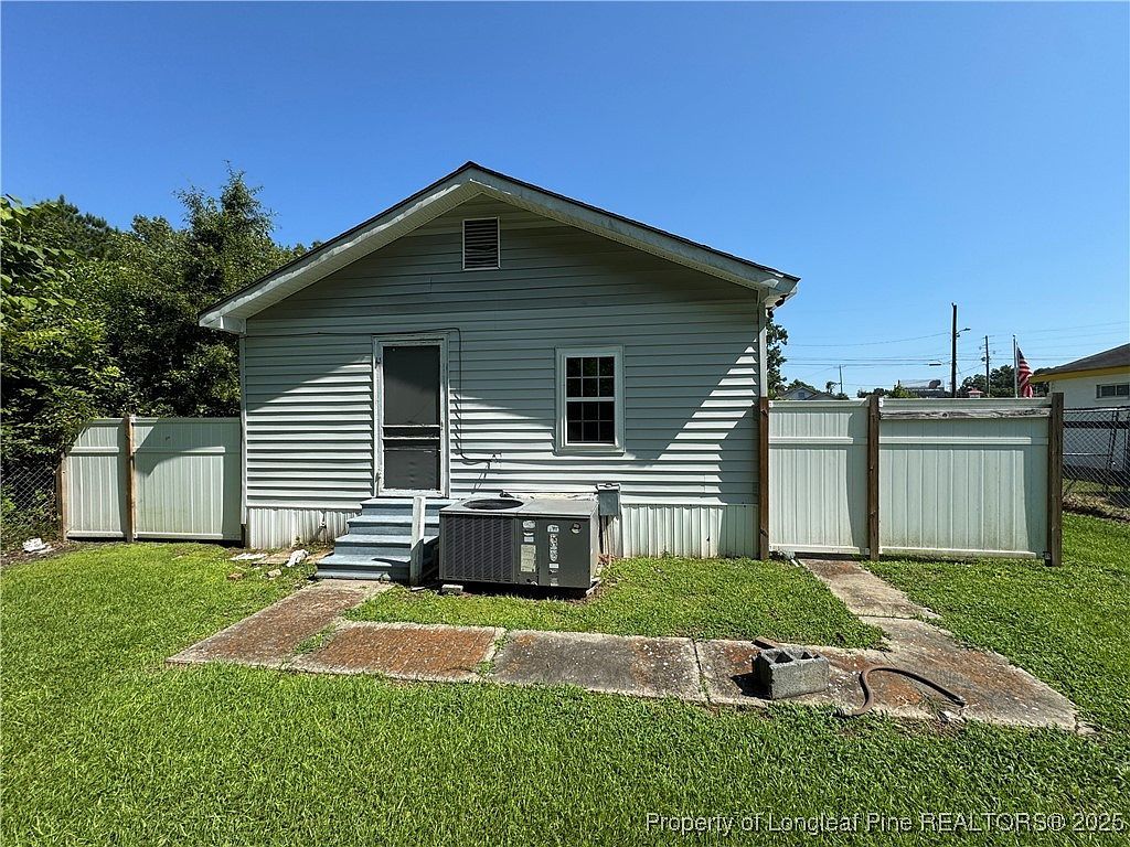 307 Phillips St Whiteville, NC 28472 - Thumbnail 3