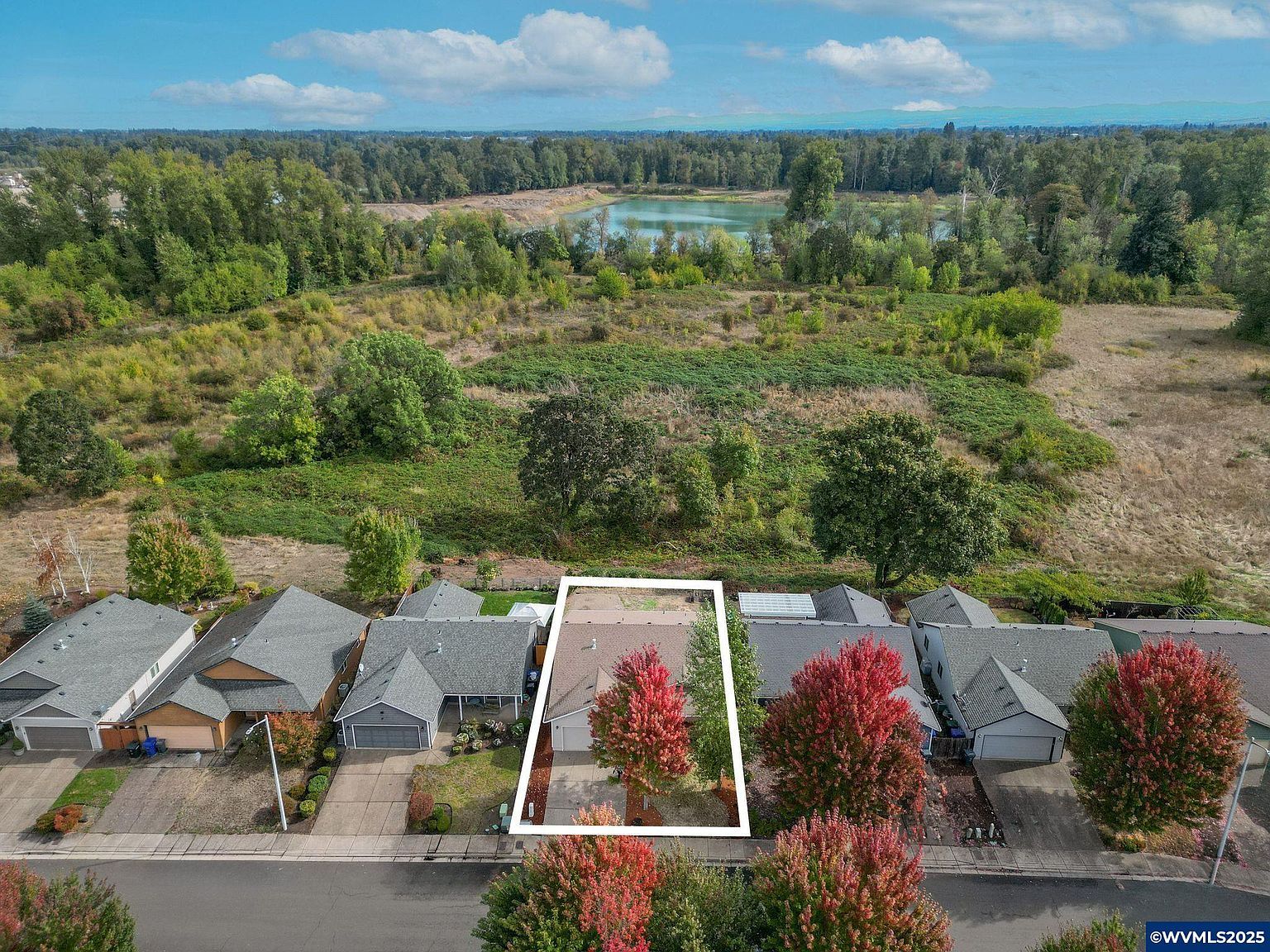 1748 Salmon River St NW Salem, OR 97304 - Thumbnail 3