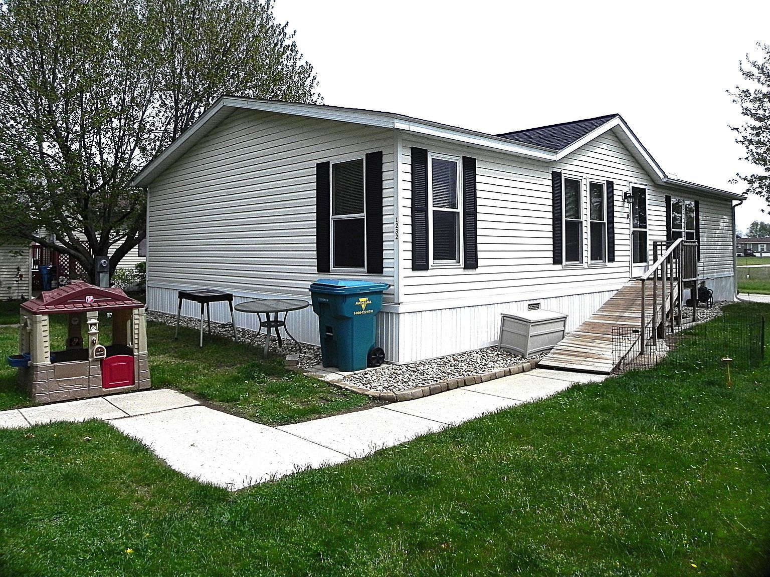 1232 Shiawassee River Rd Three Rivers, MI 49093 - Thumbnail 3