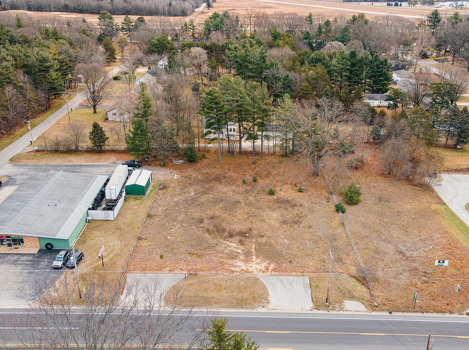 368 N Jebavy Dr, Ludington, MI, 49431 - Thumbnail 3