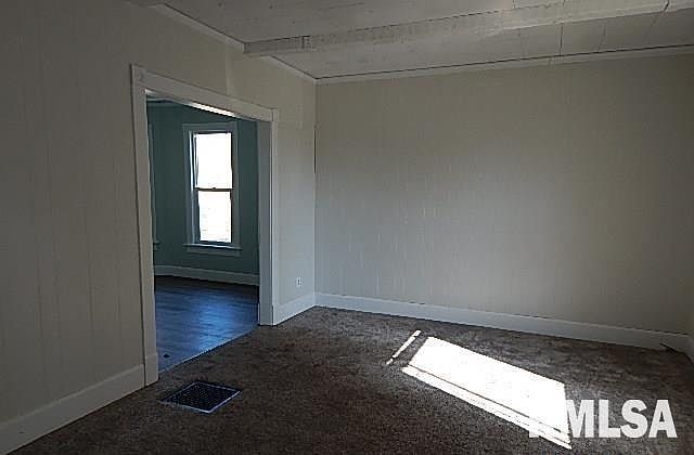 1854 W 8th St Davenport, IA 52802 - Thumbnail 3