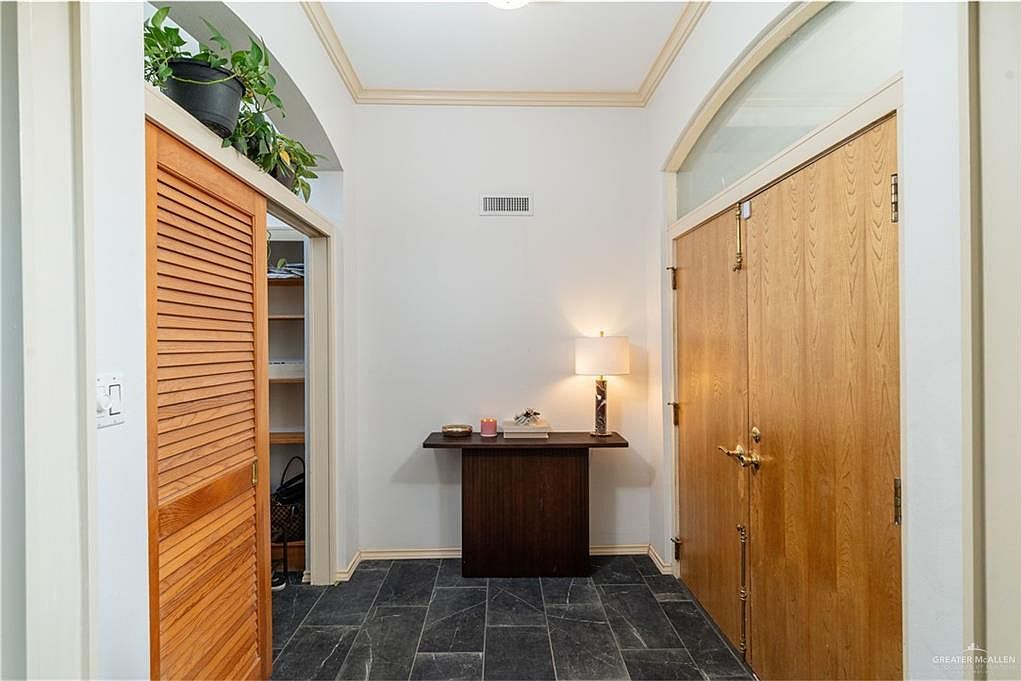 1002 S Border Ave Weslaco, TX 78596 - Thumbnail 3