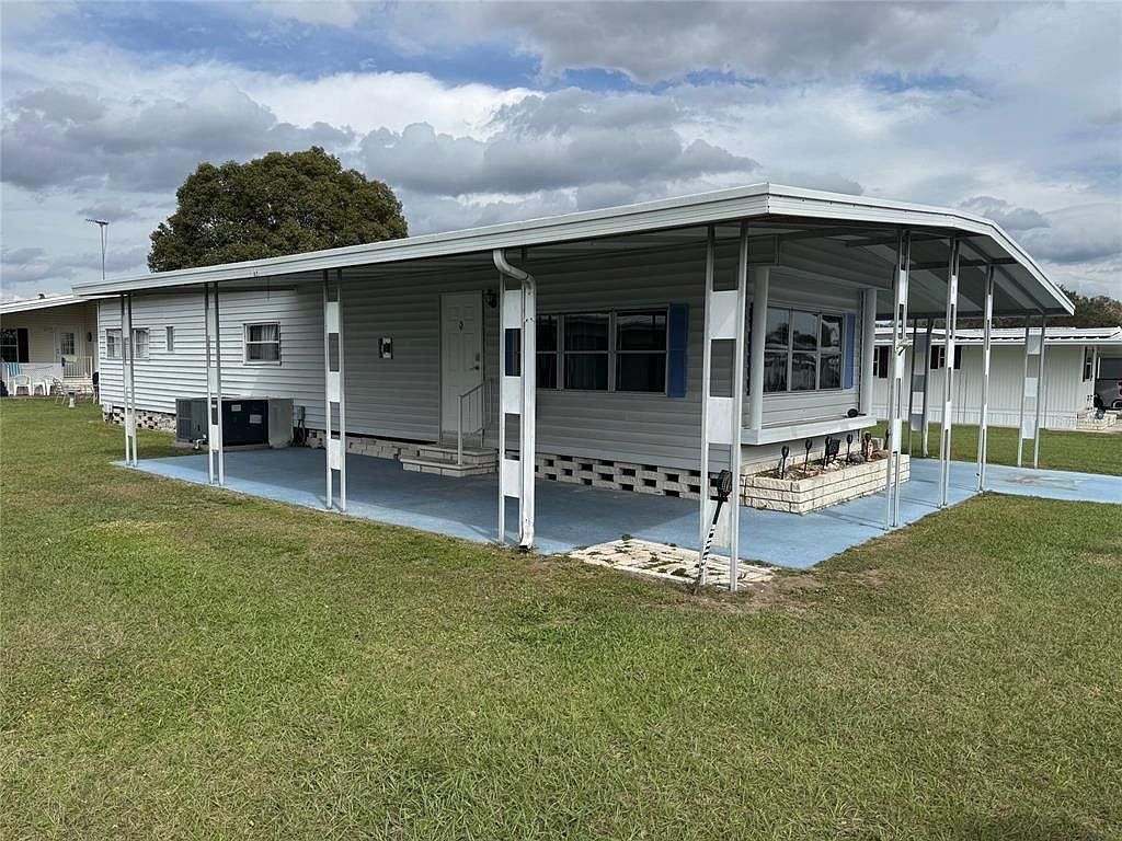 34543 Sweetpea Ln Zephyrhills, FL 33541 - Thumbnail 3