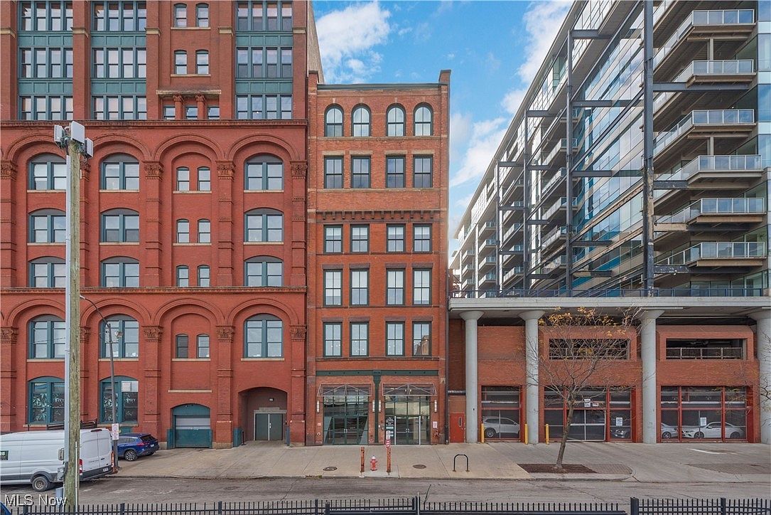 635 W Lakeside Ave APT 602 Cleveland, OH 44113 - Thumbnail 3