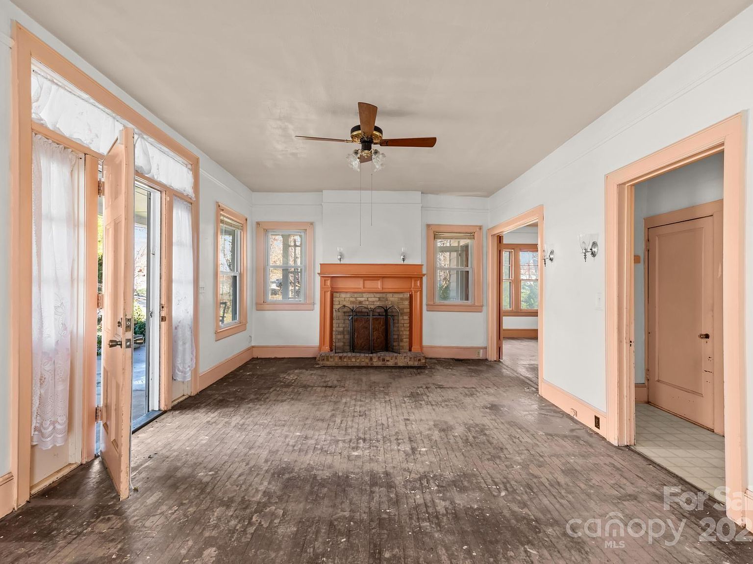 1011 Ashe Ave NW Lenoir, NC 28645 - Thumbnail 3