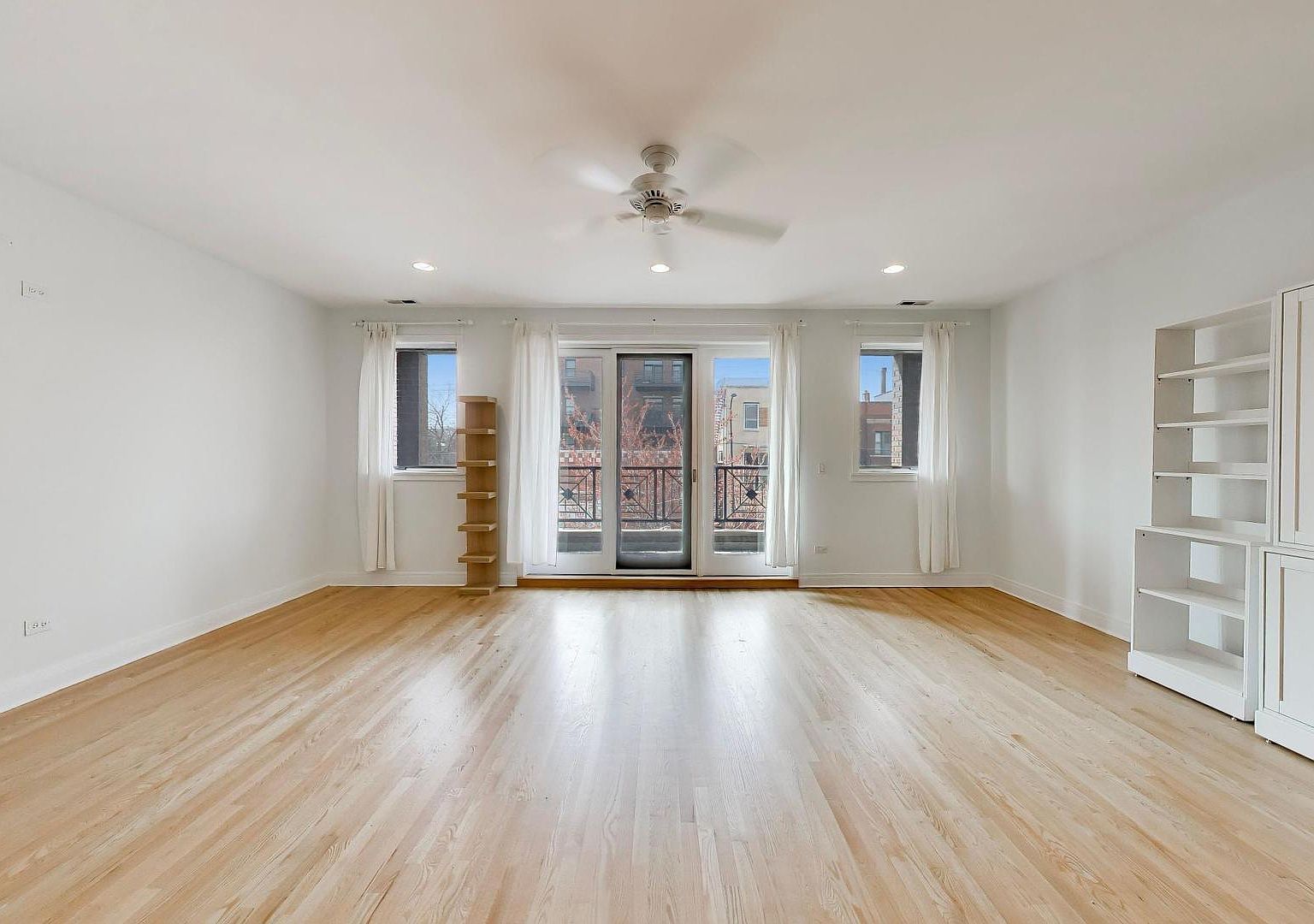 2702 W Chicago Ave APT 2 Chicago, IL 60622 - Thumbnail 3