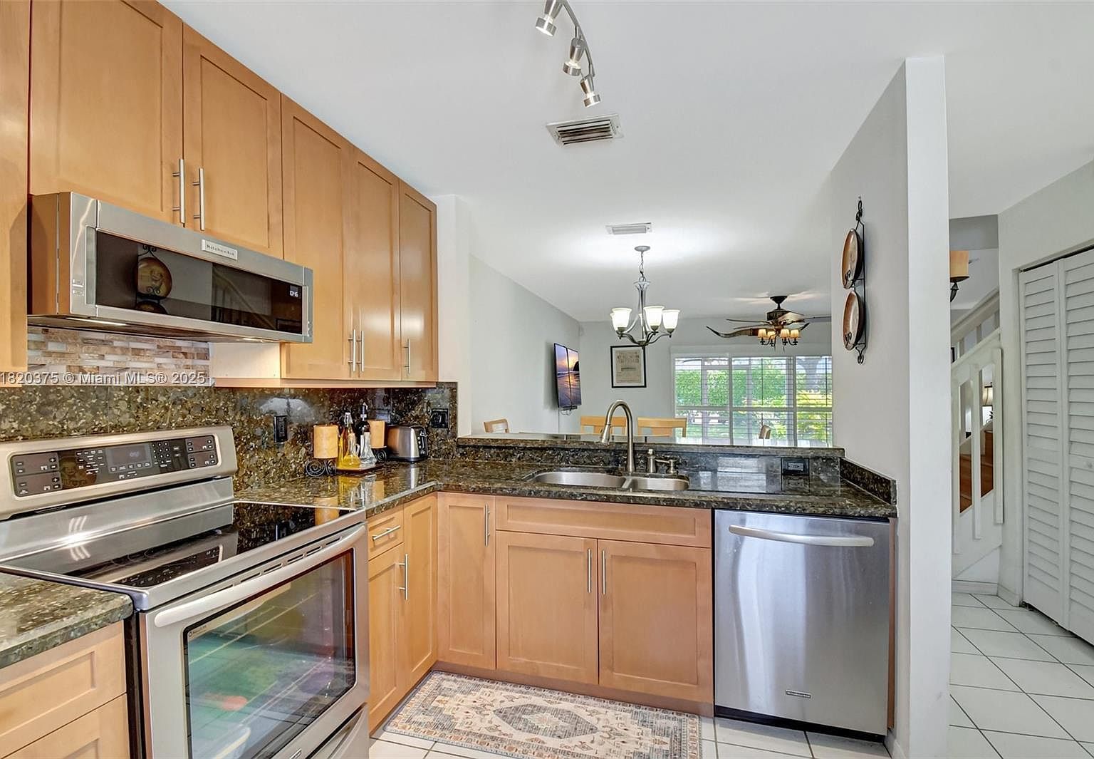 20865 NW 3rd Ln Pembroke Pines, FL 33029 - Thumbnail 3