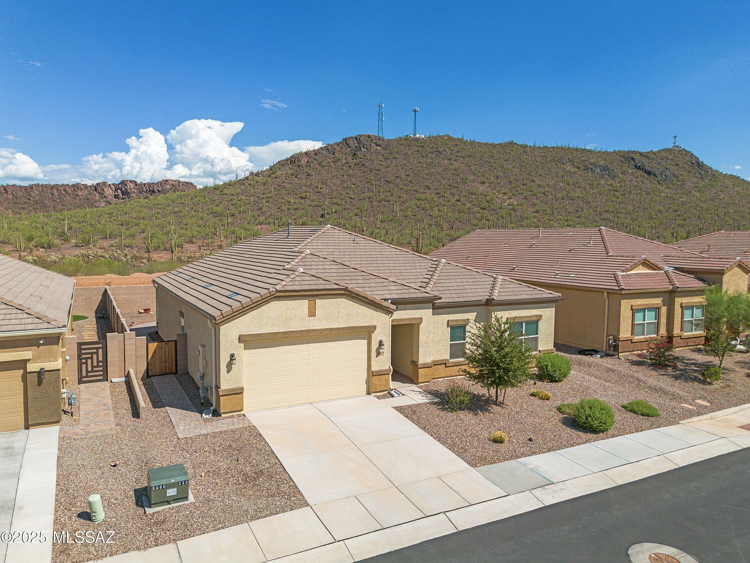 10328 N Desert Tea Dr Marana, AZ 85653 - Thumbnail 3