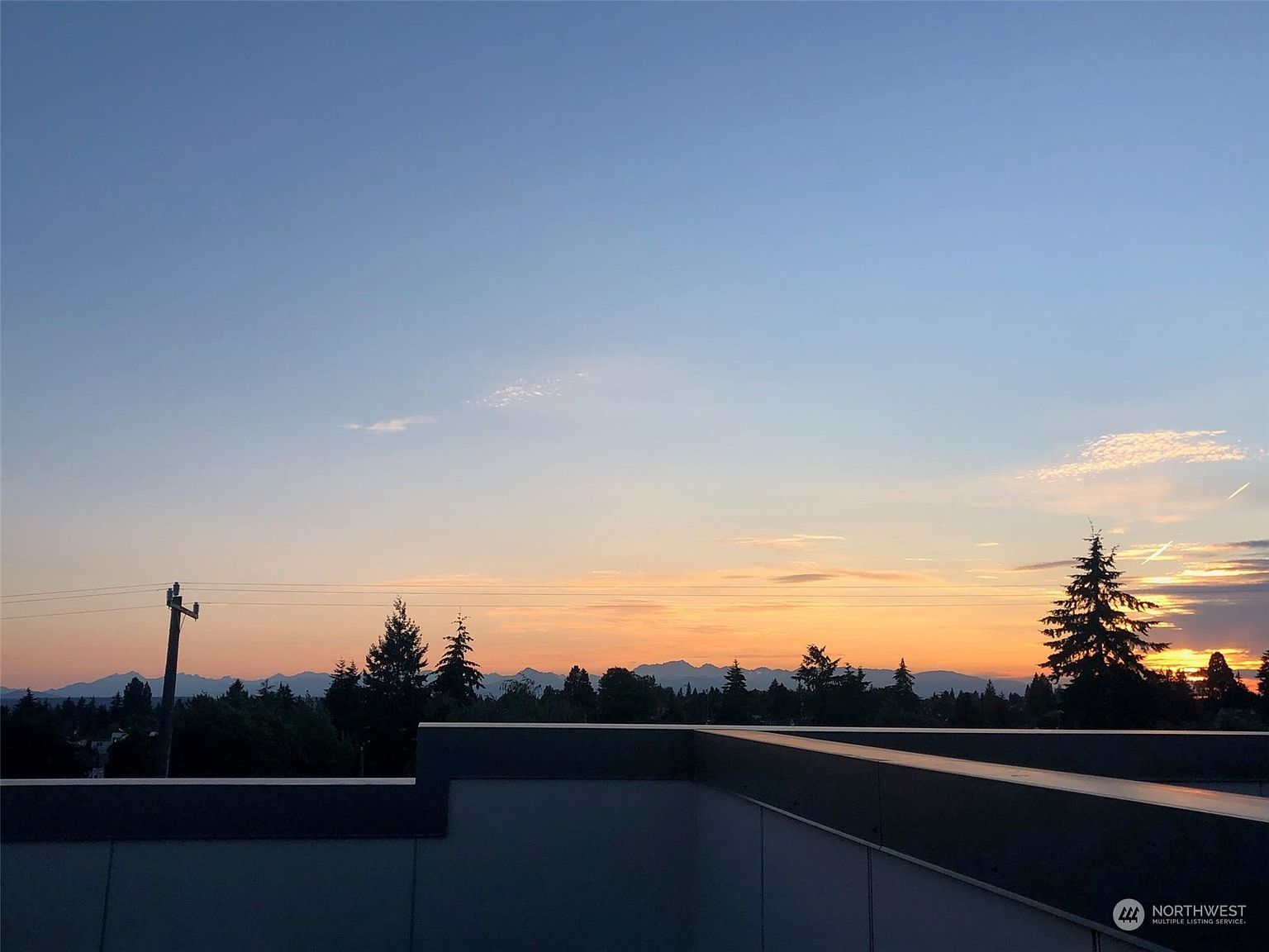 7500 15th Ave NW UNIT E Seattle, WA 98117 - Thumbnail 3