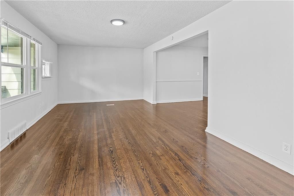 6501 Blue Ridge Blvd Raytown, MO 64133 - Thumbnail 3