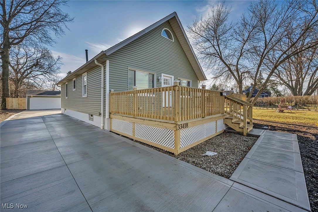 33418 Lake Shore Blvd Eastlake, OH 44095 - Thumbnail 3