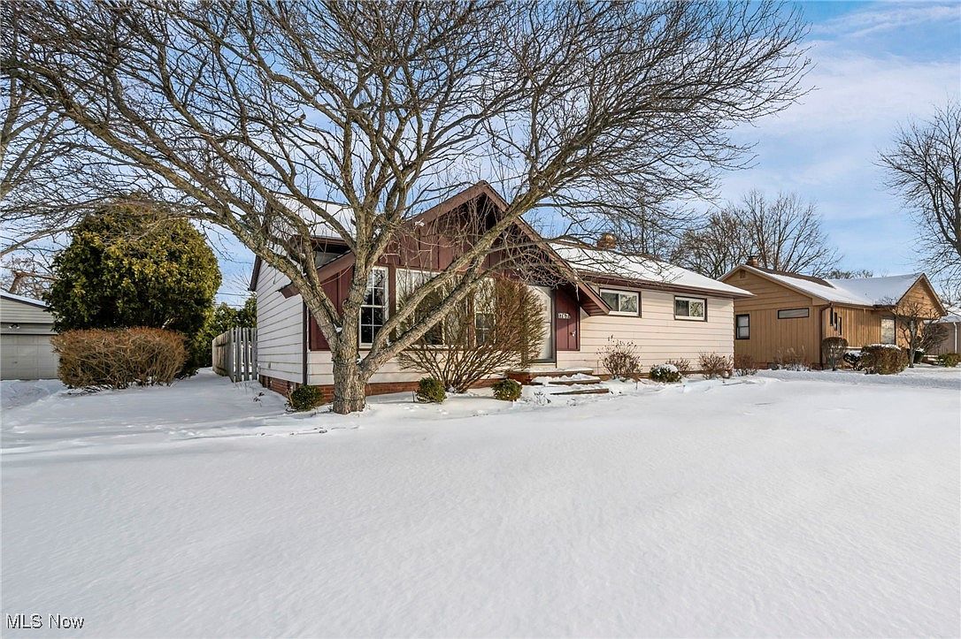 1767 Bellingham Rd Mayfield Heights, OH 44124 - Thumbnail 3