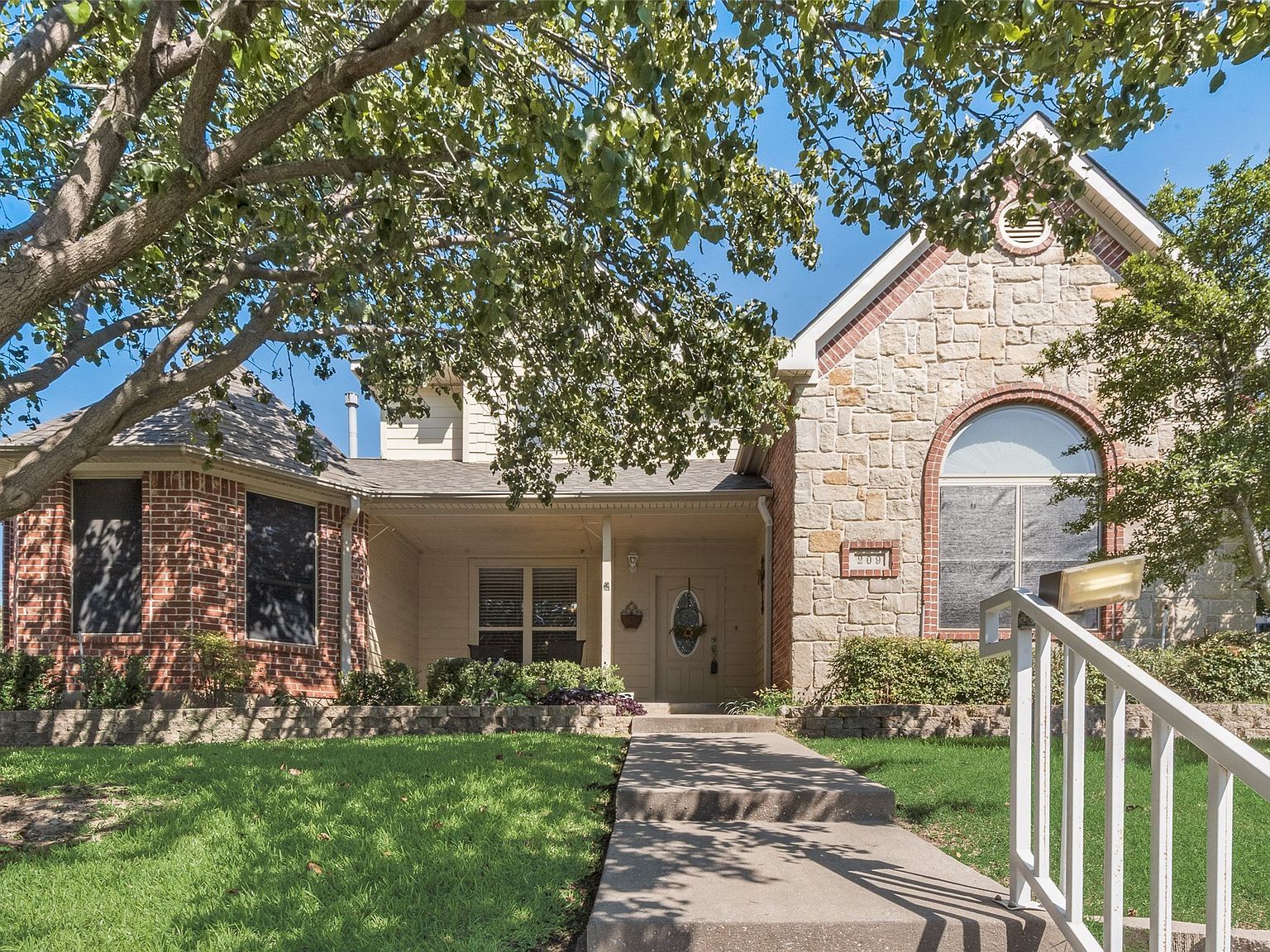 209 Arapaho W Sherman, TX 75092 - Thumbnail 3