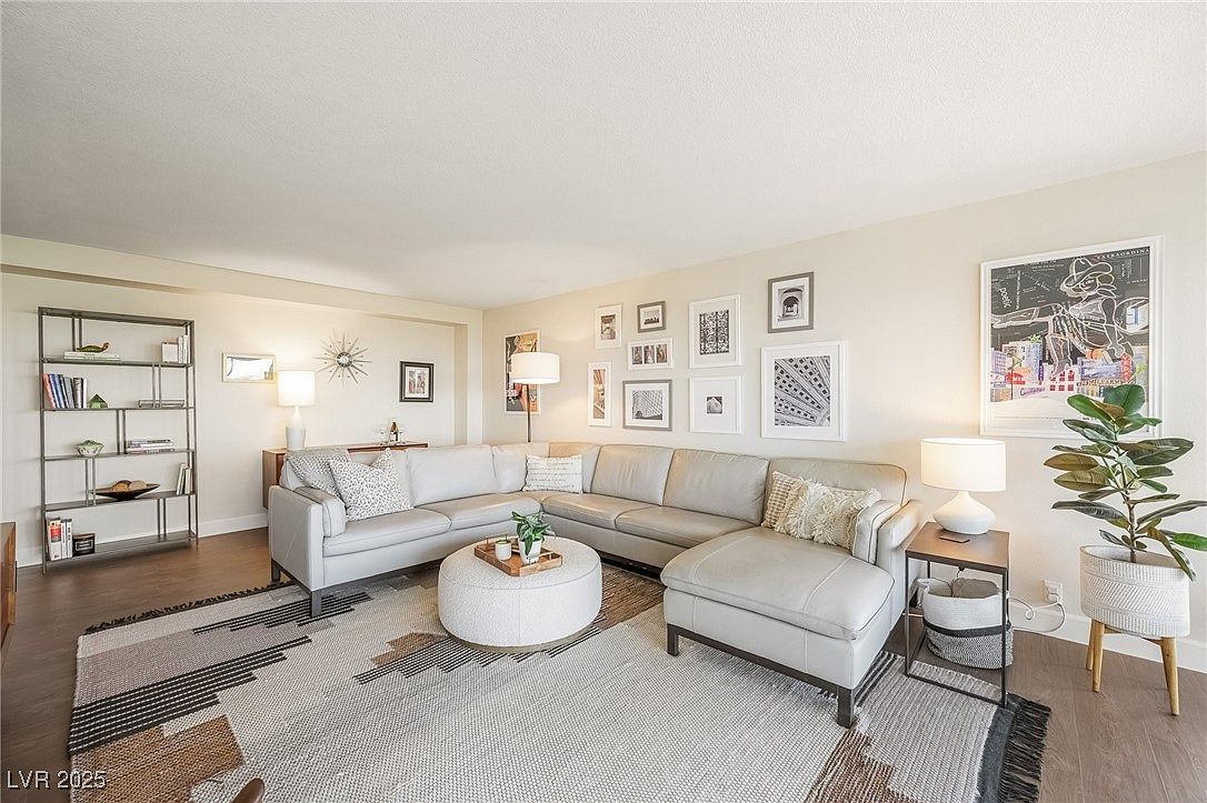 3111 Bel Air Dr UNIT 10F Las Vegas, NV 89109 - Thumbnail 3