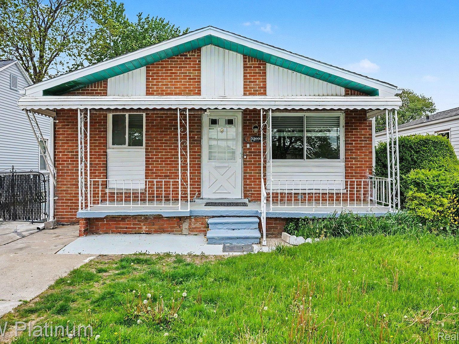32000 Saint Margaret St Saint Clair Shores, MI 48082 - Thumbnail 3