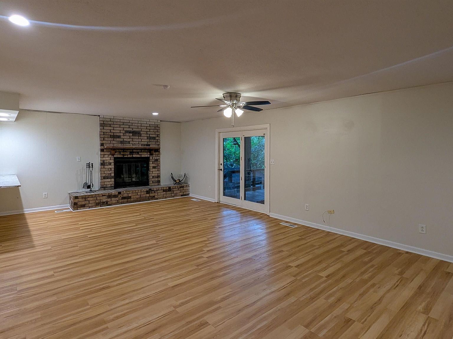 3012 Oakridge Dr Jonesboro, AR 72405 - Thumbnail 3