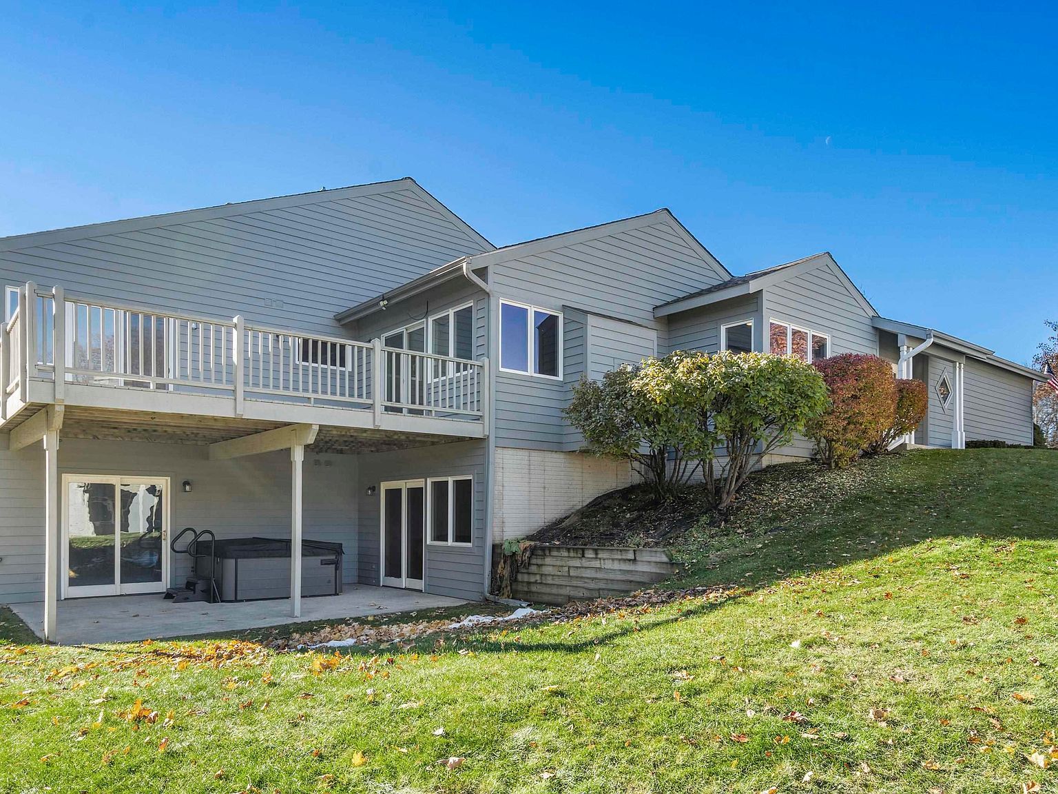 3756 Country Club Dr #9 Traverse City, MI 49684 - Thumbnail 3