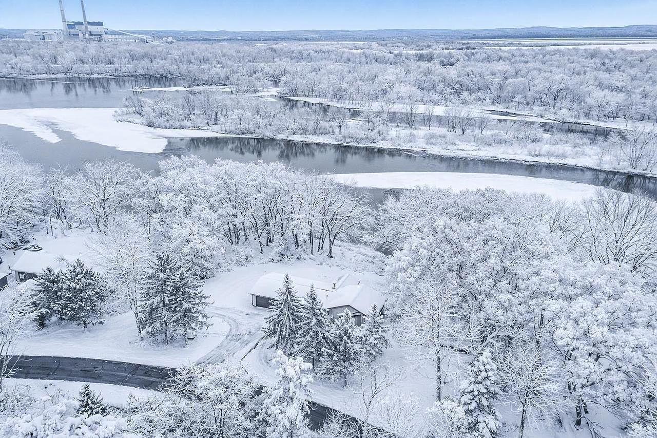 N5630 Thunderbird Dr Portage, WI 53901 - Thumbnail 3