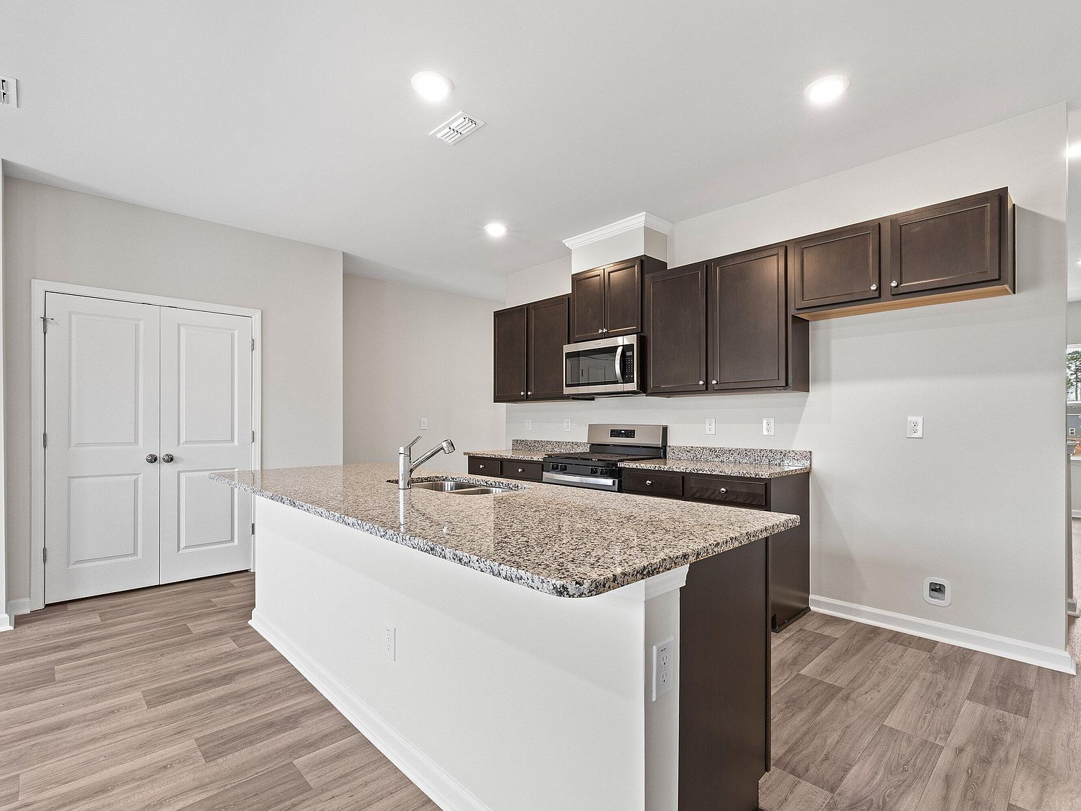 2552 Olive Chapel Rd Apex, NC 27502 - Thumbnail 3